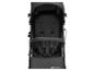 Zwarte kinderwagen met grijs interieur en veiligheidsgordels