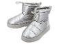 Zilveren dames snowboots met veters en dikke zool.