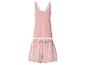 Roze damespyjama met kanten camisole top en bloemenpatroon shorts.