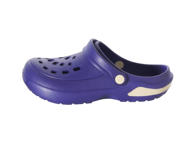 Blauwe plastic klomp met gaten.
