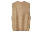 Beige gebreid mouwloos vest met ronde hals.