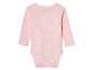 Roze baby romper met lange mouwen.
