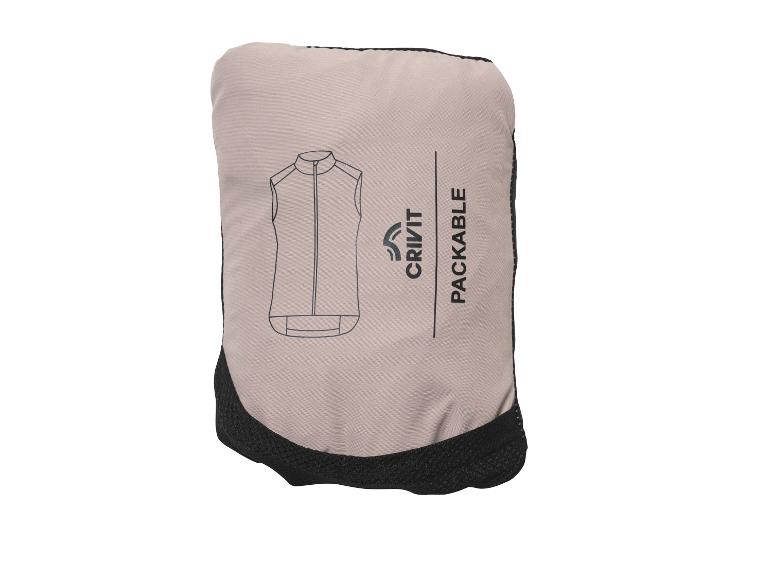 Opvouwbaar fietsvest in een lichtbeige zakje met een vestomtrek en de tekst 'PACKABLE'.