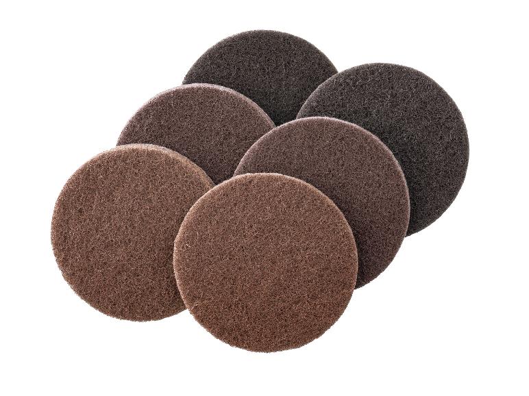 Bruine en donkergrijze polijsschijven.