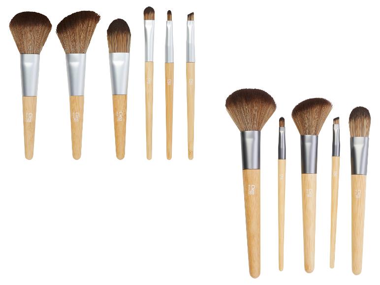 Een set van acht make-upkwasten van Cien Beauty, waaronder grote poederkwasten en kleine eyelinerkwasten.