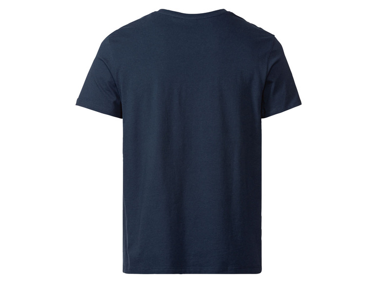 Een donkerblauw T-shirt met korte mouwen.