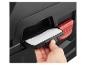 PARKSIDE PERFORMANCE® werkplaatsstofzuiger PPWD 30 B2: Hand die een wit filter in een zwart apparaat plaatst.
