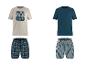 Twee heren T-shirts, één beige met 'Caribbean Summer' print en één effen teal, met twee paar bedrukte shorts.