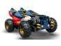 Rode, blauwe en witte LEGO Technic raceauto met grote wielen en gouden velgen.