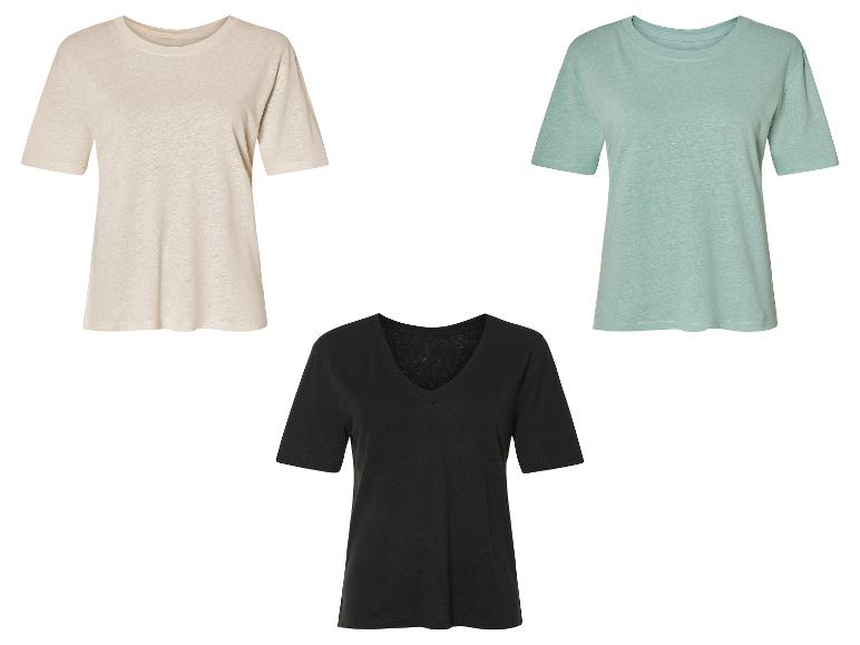 Drie linnen t-shirts: beige, lichtgroen en zwart.