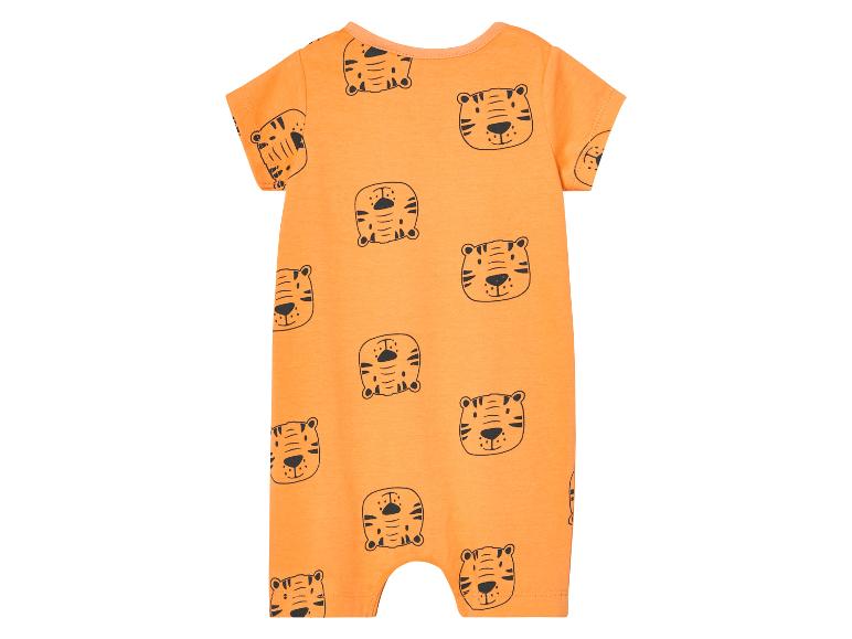 Oranje babypakje met tijgerprint.