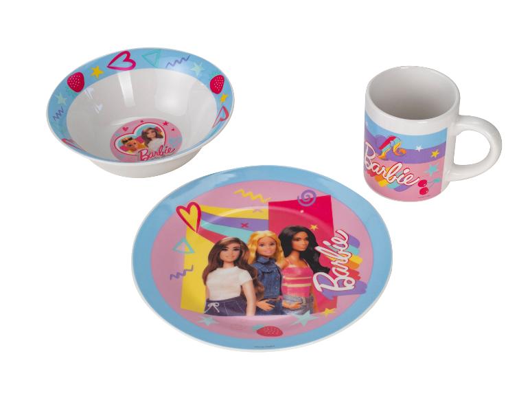 Barbie serviesset met bord, kom en mok, met personages en kleurrijke ontwerpen.