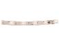 Close-up van een witte LED-strip met warm en koel wit licht, weerstanden en stroomaansluitingen.