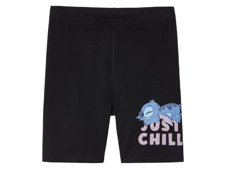 Zwarte shorts met Stitch-print en de tekst 'Just Chill'.