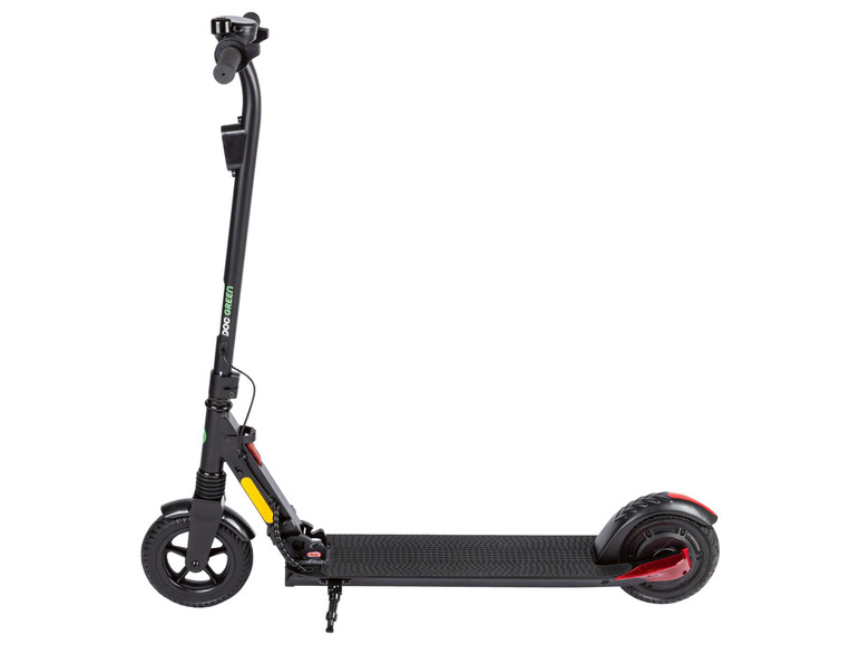 Een zwarte elektrische step van Doc Green met rode spatborden.