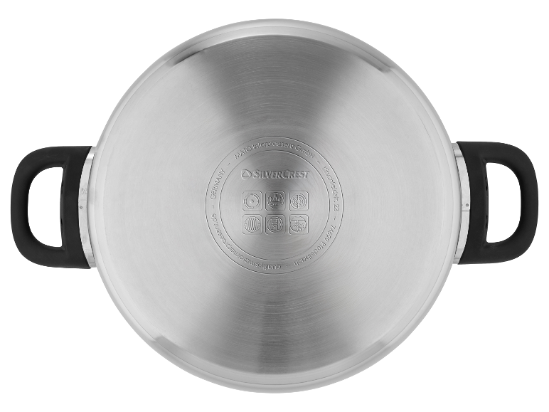 Een Silvercrest roestvrijstalen pan, bovenaanzicht.