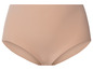 Een paar beige high-waist onderbroeken.