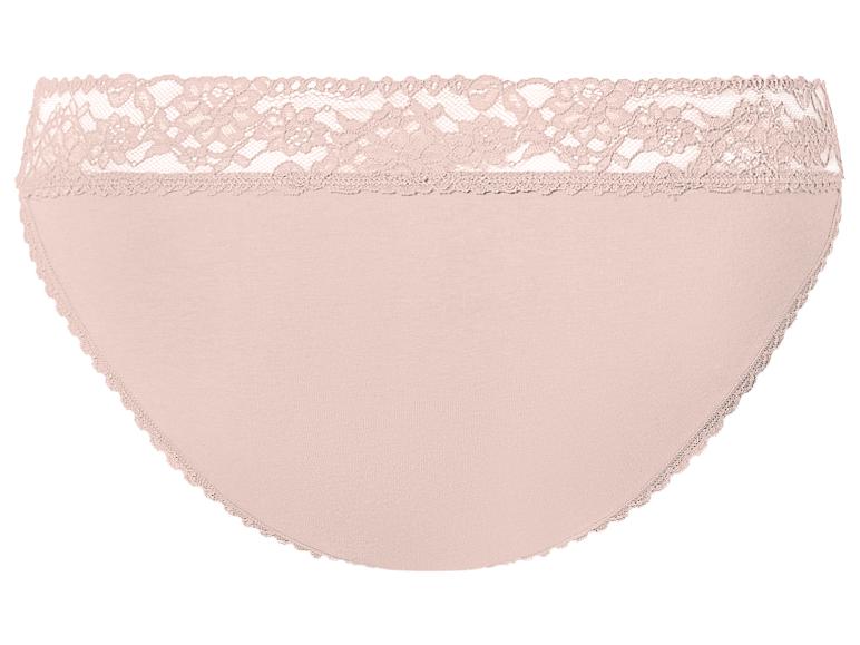 Beige damesonderbroek met bloemige kanten details.
