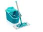 Vloerreinigingsset met een turquoise emmer en een vlakke mop.