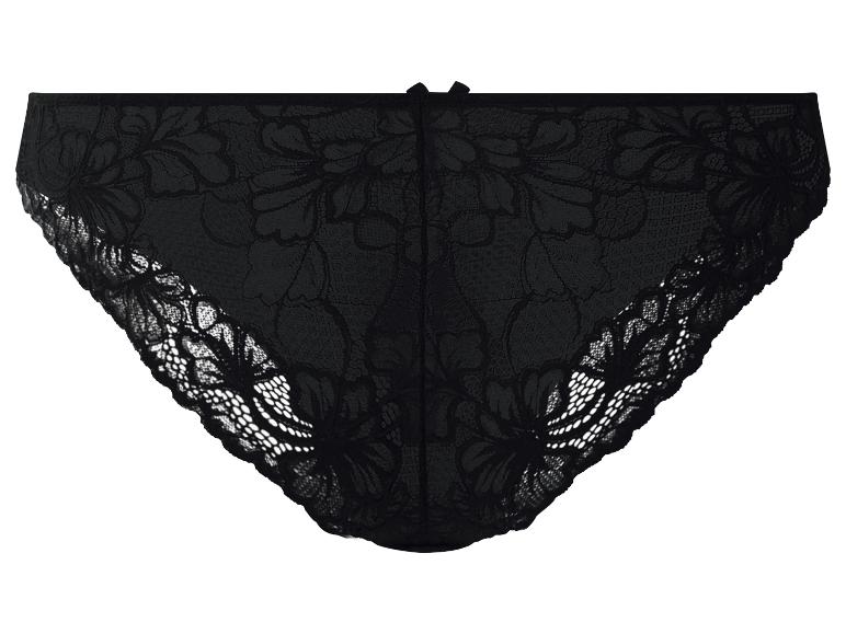 Zwarte kanten slip met bloemenpatroon en een klein strikje bovenaan.