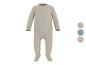Babykruippakje van katoen met knopen, verkrijgbaar in beige, blauw en roze met sterrenpatroon.