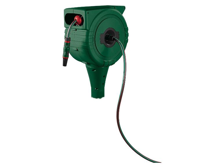 Groene tuinslanghaspel met slang en mondstuk