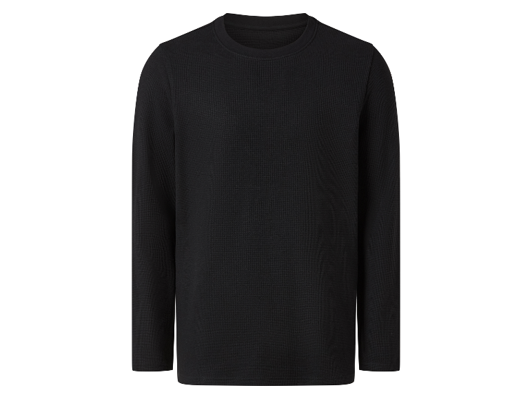 Een zwart lang mouw shirt.