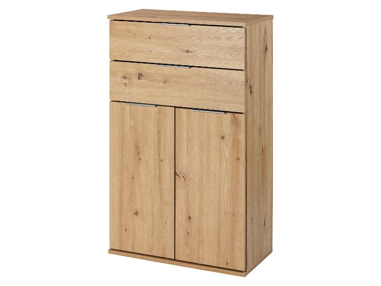 Houten kast met twee laden en twee deuren.