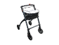 Rollator met dienblad en mandje.