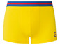 Gele onderbroeken van Lidl met blauwe en rode band.