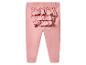 Roze babybroek met ruches aan de achterkant