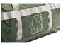 Een groene Nordisk duffelbag met witte banden.