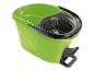 Een groene Vileda emmer met een wringsysteem voor een mop.