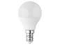 Witte LED-lamp met E14 fitting op een witte achtergrond