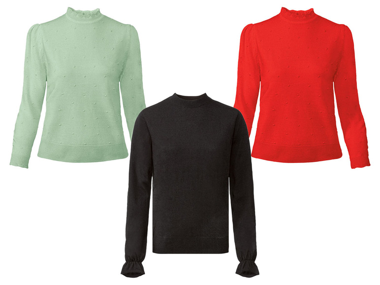 Drie gebreide truien in mintgroen, rood en zwart.