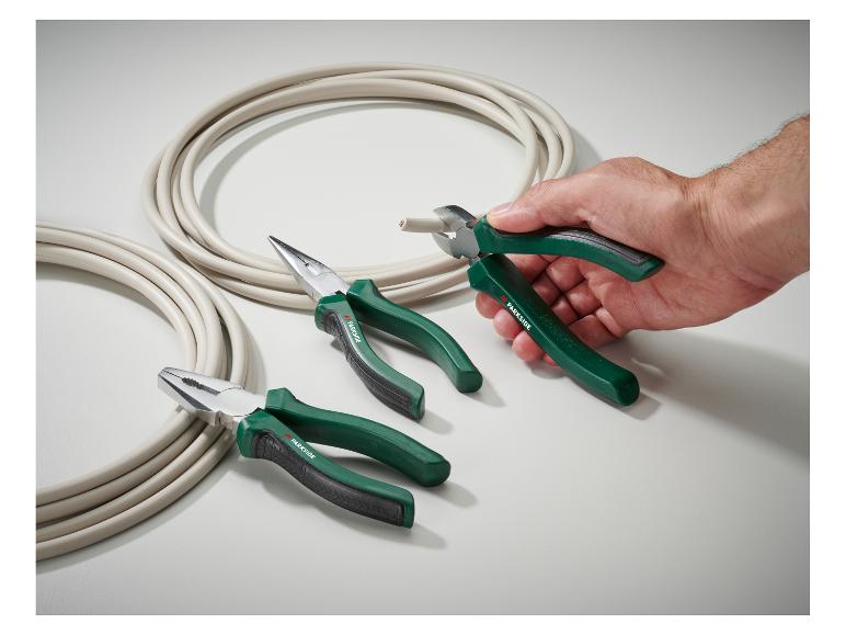 Parkside tangenset met kabels, waarbij één tang door een hand wordt vastgehouden.