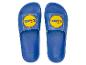 Blauwe slippers met geel logo en rode stip.