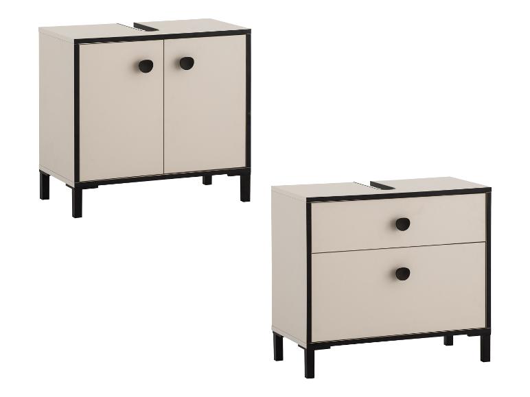 Twee beige en zwarte badkamerkasten, één met dubbele deuren en één met twee lades.
