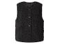 Zwart fleecevest met knopen.