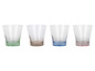 Vier glazen met gekleurde bodem: groen, bruin, blauw en roze.