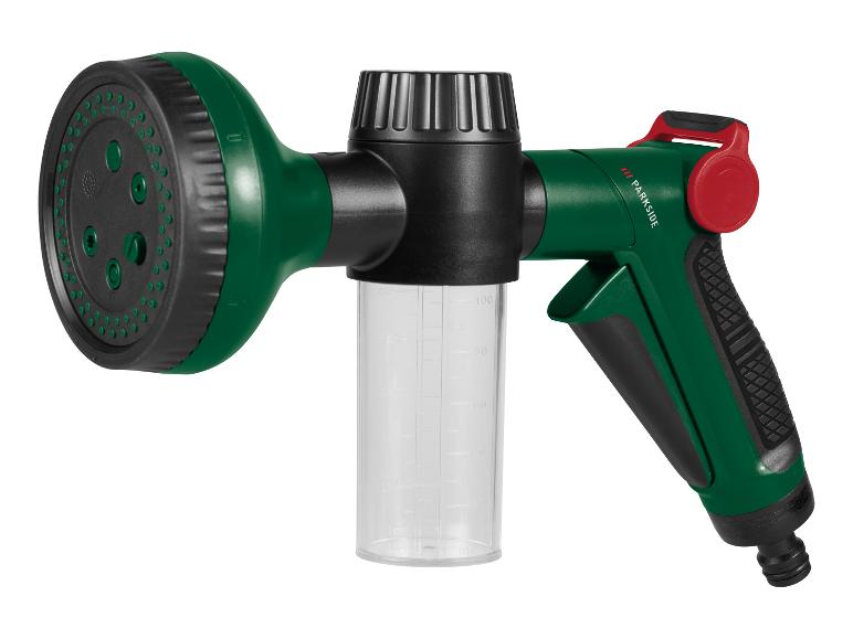 Groen PARKSIDE tuinspuitpistool met zeepreservoir.