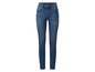 Een paar blauwe skinny jeans voor vrouwen.