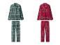 Twee sets geruite pyjama's, één groen en één rood.