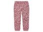 Roze sweatpants met een hartjesprint.