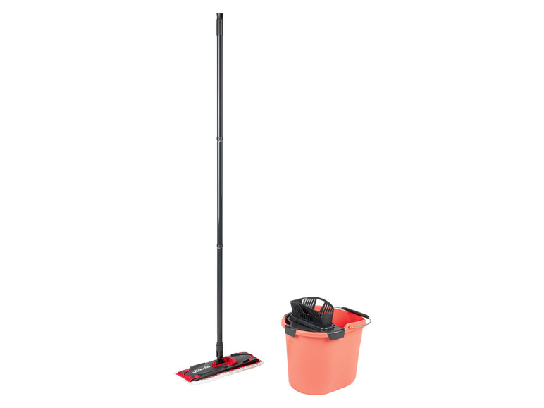 Een Vileda mop met emmer voor het schoonmaken van de vloer.