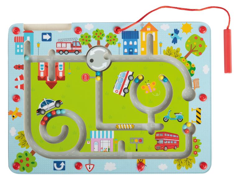 Houten doolhofspeelgoed met stadsthema, voertuigen en kleurrijke kralen.