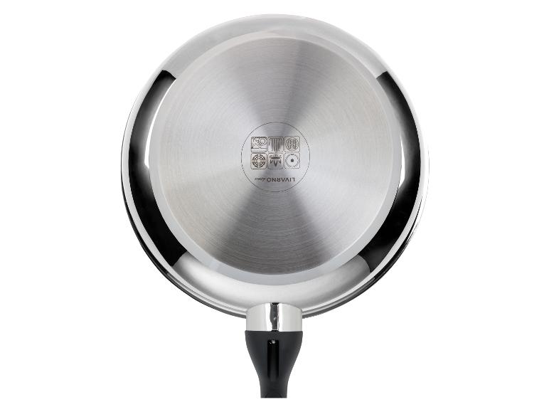 Een zilveren koekenpan van Livarno Home met een zwarte handvat.