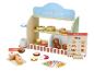 Houten kindercafé speelgoed met gebak, donuts en speelgeld.