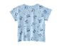 Blauw baby T-shirt met haaien- en vissenprint.