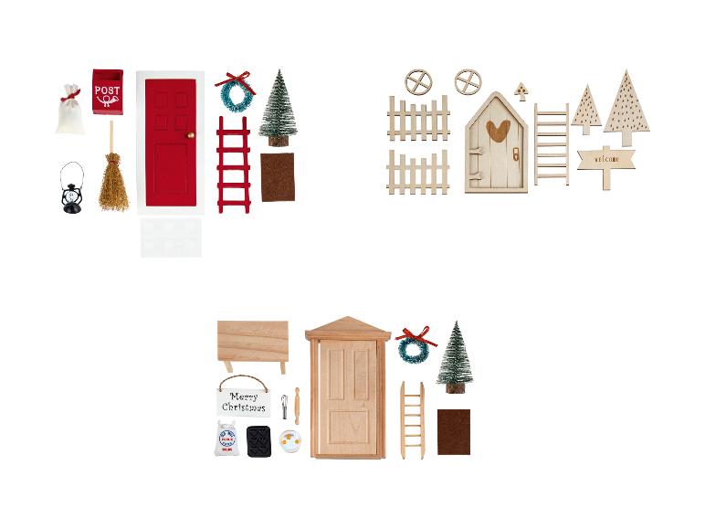 Fairy deurensets en accessoires, inclusief een rode deur, een houten deur en decoraties.